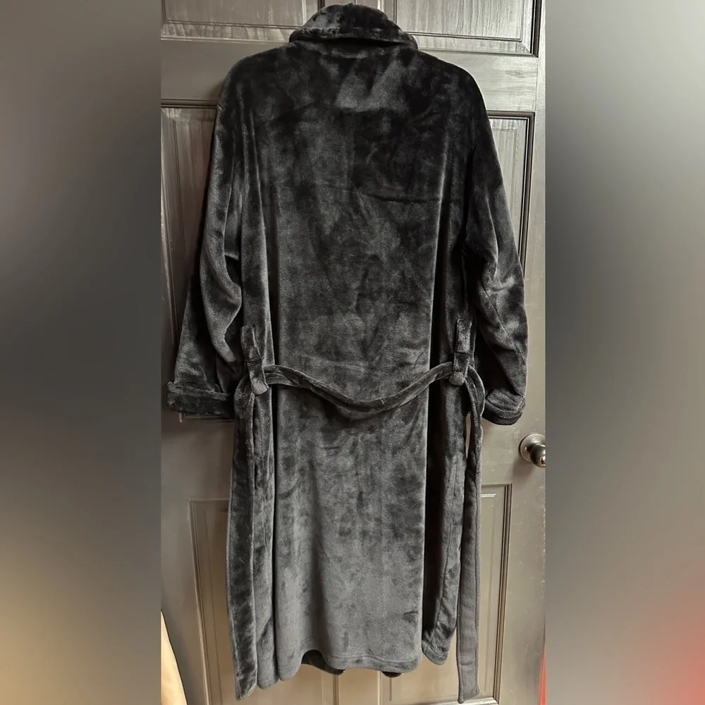 PersonalizationMall.com Kimono Style Robe Black Fleece One Sz Embroider “Sassy”